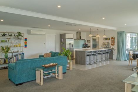 Photo of property in 20 Roseberry Place, Whitianga, 3510