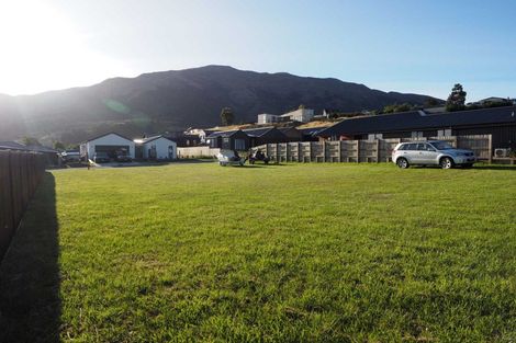 Photo of property in 12 Magpie Place, Lake Hawea, 9382