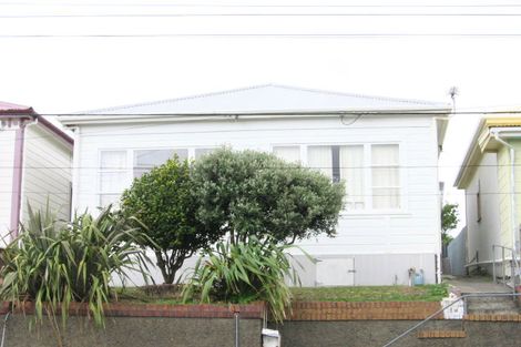 Photo of property in 17 Luxford Street, Berhampore, Wellington, 6023