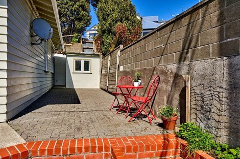 Photo of property in 50 Childers Terrace, Kilbirnie, Wellington, 6022