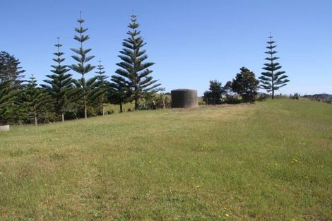 Photo of property in 8 Juniper Road, Sunnynook, Auckland, 0620