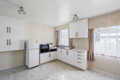 Photo of property in 102 Awanui Street, Merrilands, New Plymouth, 4312