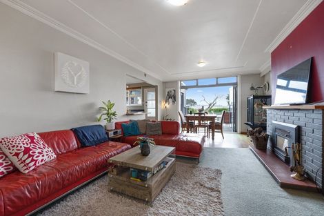 Photo of property in 14 Barrett Street, Westown, New Plymouth, 4310