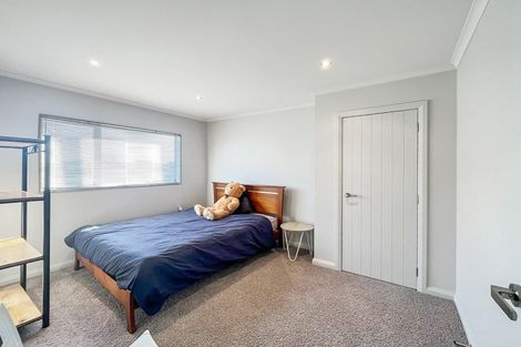 Photo of property in 33 Rosalie Terrace, Kelvin Grove, Palmerston North, 4414