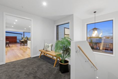 Photo of property in 7b Montrose Place, Highlands Park, New Plymouth, 4312