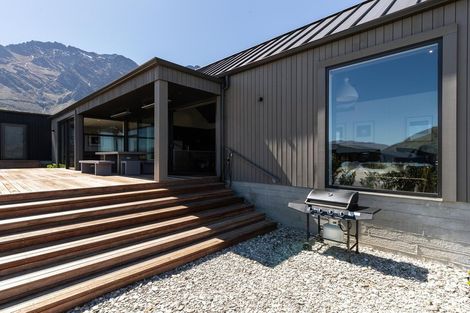 Photo of property in 17 Falconer Rise, Jacks Point, Queenstown, 9371