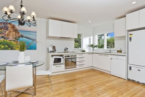 Photo of property in 1/97 Eskdale Road, Birkdale, Auckland, 0626