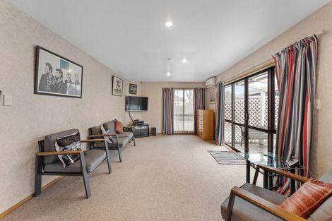 Photo of property in 1/41 Surrey Street, Linwood, Christchurch, 8062