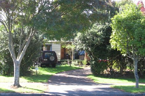Photo of property in 112 Beach Road, Te Atatu Peninsula, Auckland, 0610