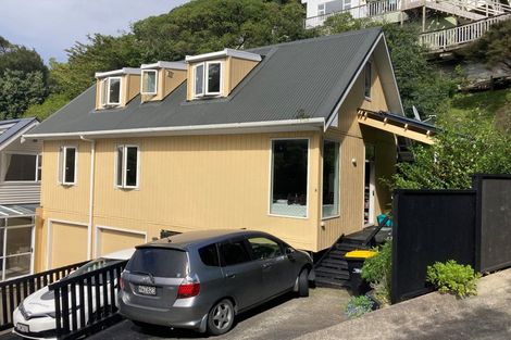 Photo of property in 2/39 Onslow Road, Khandallah, Wellington, 6035