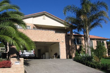 Photo of property in 12 Stonedge Lane, Rosedale, Auckland, 0632