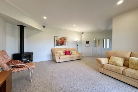 Photo of property in 5 Birkinshaw Grove, Riverstone Terraces, Upper Hutt, 5018