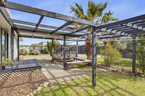 Photo of property in 16b Karaka Street, Otaki Beach, Otaki, 5512