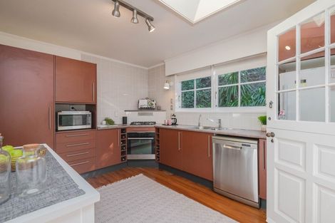 Photo of property in 11 Goddard Grove, Churton Park, Wellington, 6037