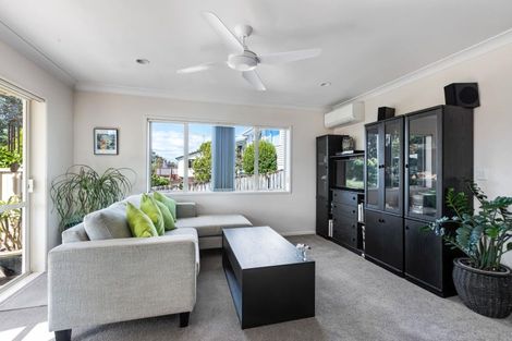 Photo of property in 1/42 Bay Street, Red Beach, 0932