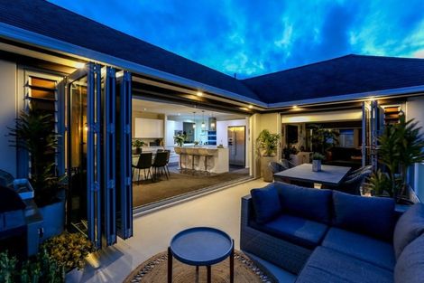 Photo of property in 15a Beach Street, Fitzroy, New Plymouth, 4312