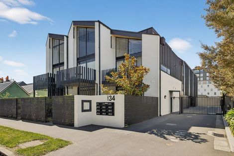 Photo of property in 2/34 Cranmer Square, Christchurch Central, Christchurch, 8013
