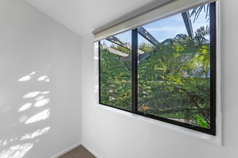 Photo of property in 14 Poneke Drive, Waikanae, 5036