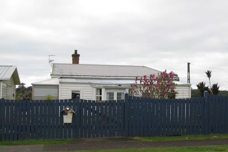 Photo of property in 2 Broadway, Waitara, 4320