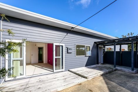 Photo of property in 82 Wairau Road, Oakura, 4314