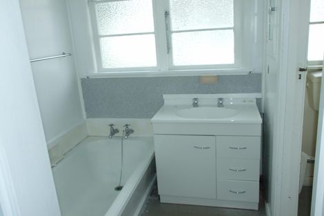 Photo of property in 2 Chester Crescent, West End, Palmerston North, 4410