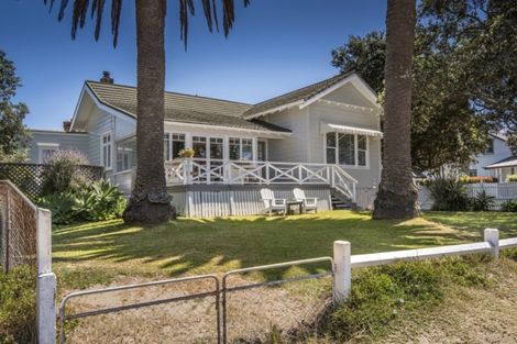 Photo of property in 14 Arawa Avenue, Devonport, Auckland, 0624