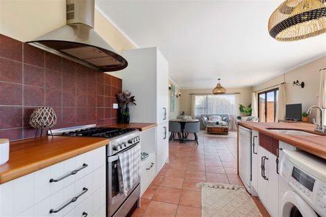 Photo of property in 320 Papamoa Beach Road, Papamoa Beach, Papamoa, 3118