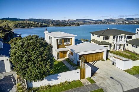 Photo of property in 31 Pendennis Point, Camborne, Porirua, 5026