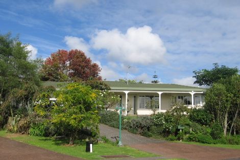 Photo of property in 4 Woodfern Crescent, Titirangi, Auckland, 0604