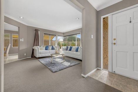 Photo of property in 58 Frank Nobilo Drive, Golflands, Auckland, 2013