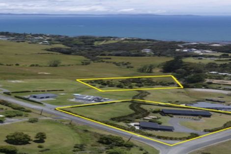 Photo of property in 330 Cable Bay Block Road, Cable Bay, 0420