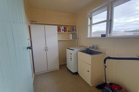 Photo of property in 21 Holland Crescent, Bulls, 4818