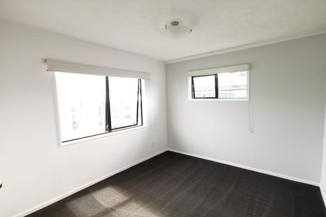 Photo of property in 87 Hillcrest Drive, Kelvin Grove, Palmerston North, 4414