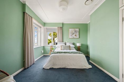 Photo of property in 162 Sutherland Road, Lyall Bay, Wellington, 6022