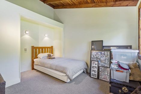 Photo of property in 9 Tawini Road, Titirangi, Auckland, 0604