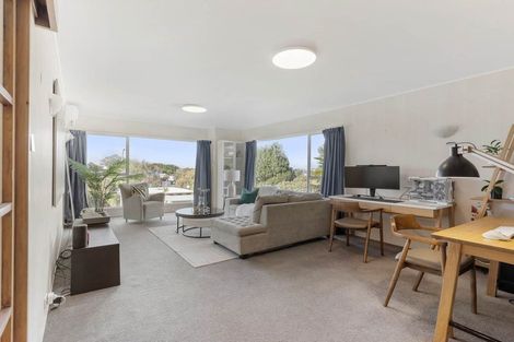 Photo of property in 52 Meadowvale Avenue, Forrest Hill, Auckland, 0620