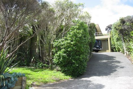 Photo of property in 52 Rayner Road, Piha, New Lynn, 0772