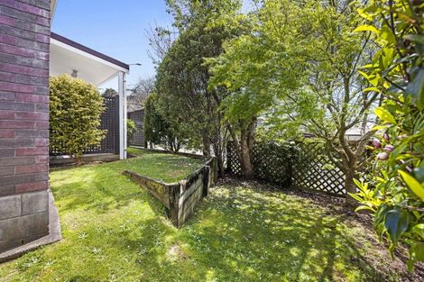 Photo of property in 1 Fairview Place, Westown, New Plymouth, 4310