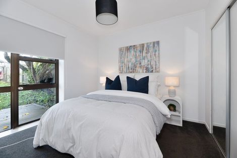 Photo of property in 28 Matuhi Rise, Henderson, Auckland, 0612