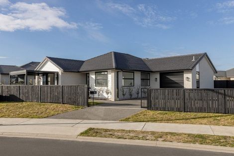 Photo of property in 55 Hills View Drive, Papamoa, 3118