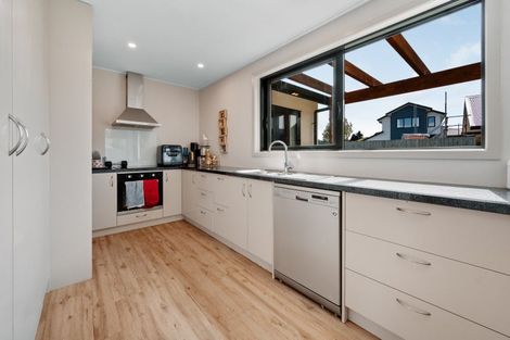 Photo of property in 15 Timsfield Drive, Lake Hawea, Wanaka, 9382