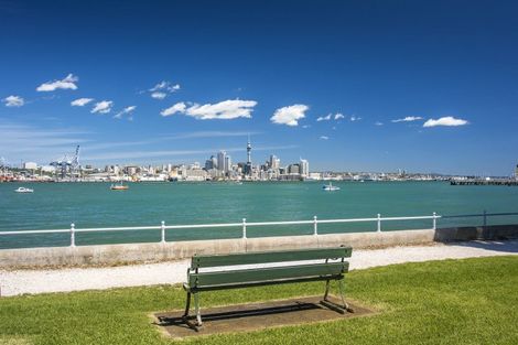 Photo of property in 10 Queens Parade, Devonport, Auckland, 0624