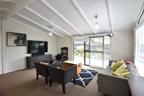 Photo of property in 1/12 Westbourne Road, Murrays Bay, Auckland, 0630