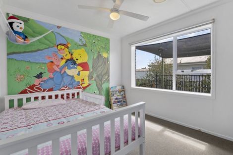 Photo of property in 6 Kahikatea Street, Inglewood, 4330