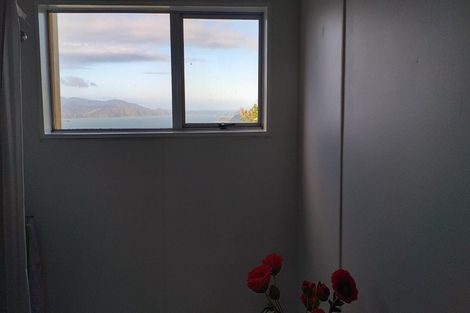 Photo of property in 2b Sunhaven Drive, Newlands, Wellington, 6037