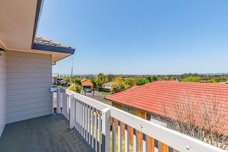 Photo of property in 12 Van Dyke Place, West Harbour, Auckland, 0618