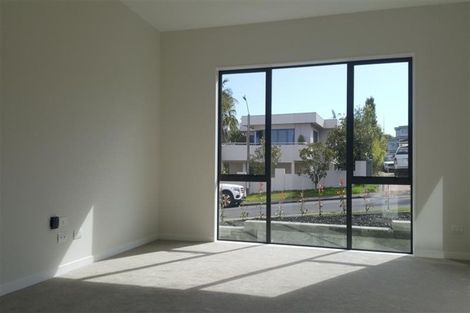Photo of property in 3a Horizon Way, West Harbour, Auckland, 0618