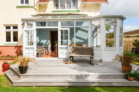 Photo of property in 15 Annandale Avenue, Takaro, Palmerston North, 4410