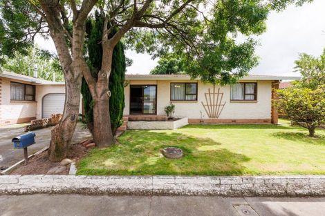 Photo of property in 2 Adams Place, Kelvin Grove, Palmerston North, 4414