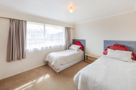 Photo of property in 15 Grange Place, Milson, Palmerston North, 4414